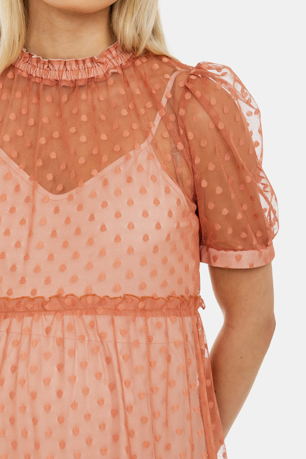 Ефирна рокля за бременни от тюл на точки - прасковена