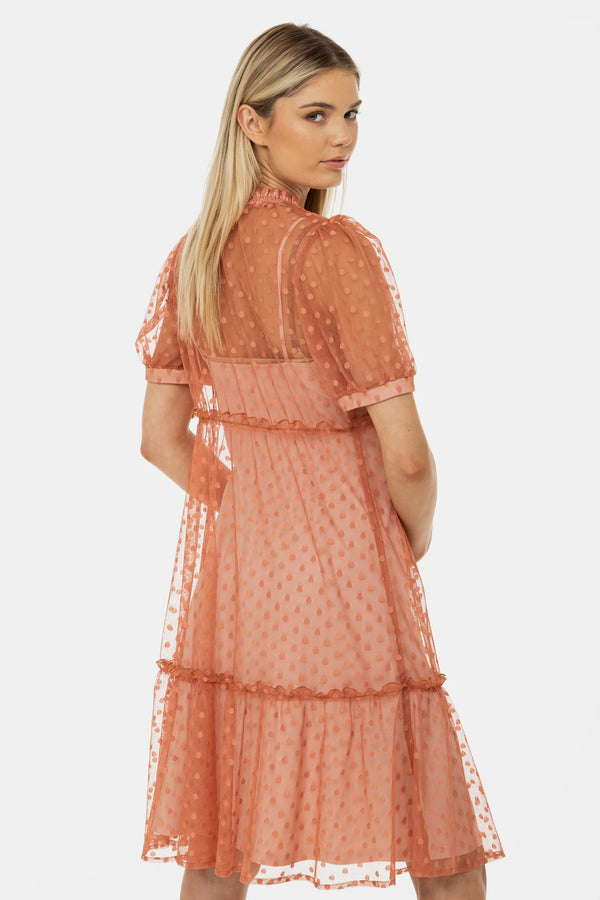 Ефирна рокля за бременни от тюл на точки - прасковена