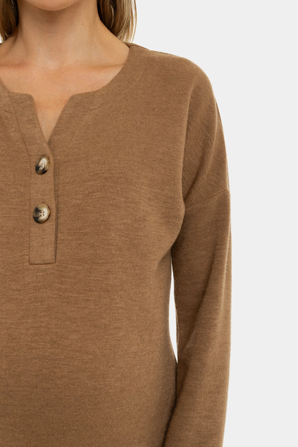 Дълга плетена рокля за бременни и кърмещи - карамел