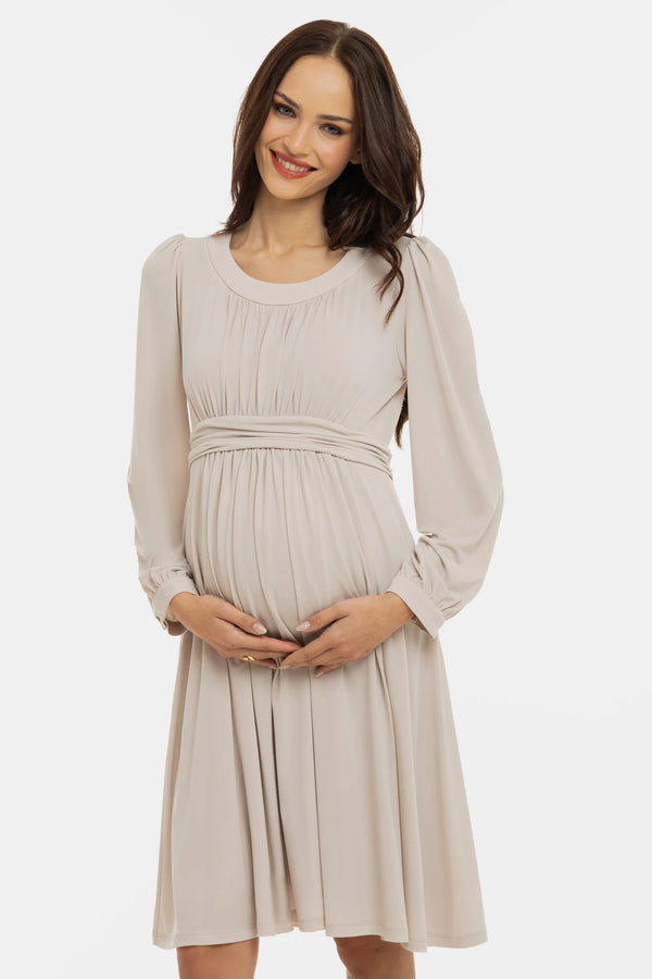 Елегантна рокля за бременни с набори - бежова