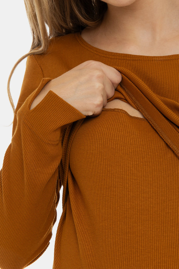 Рипсена рокля за бременни и кърмещи - карамел