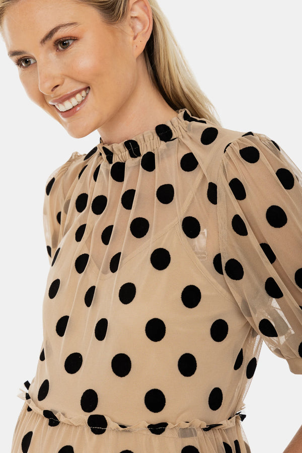 Ефирна рокля за бременни от тюл на точки - бежова