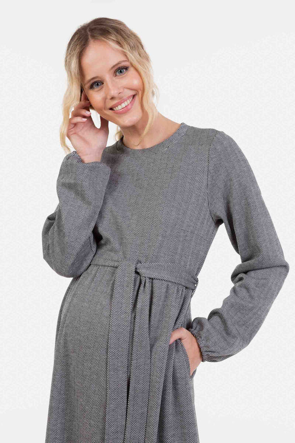 Елегантна дълга рокля за бременни рибена кост