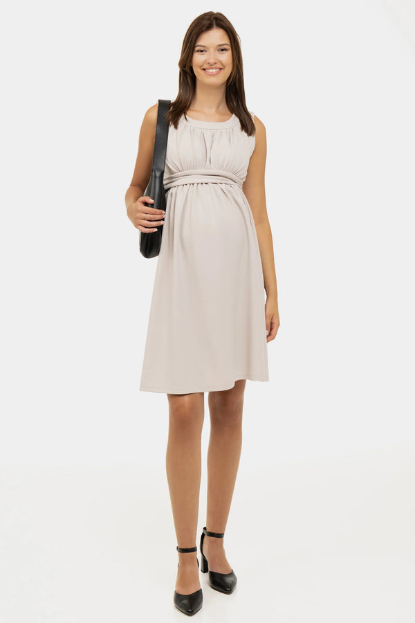 Елегантна рокля с набори за бременни - светлобежова