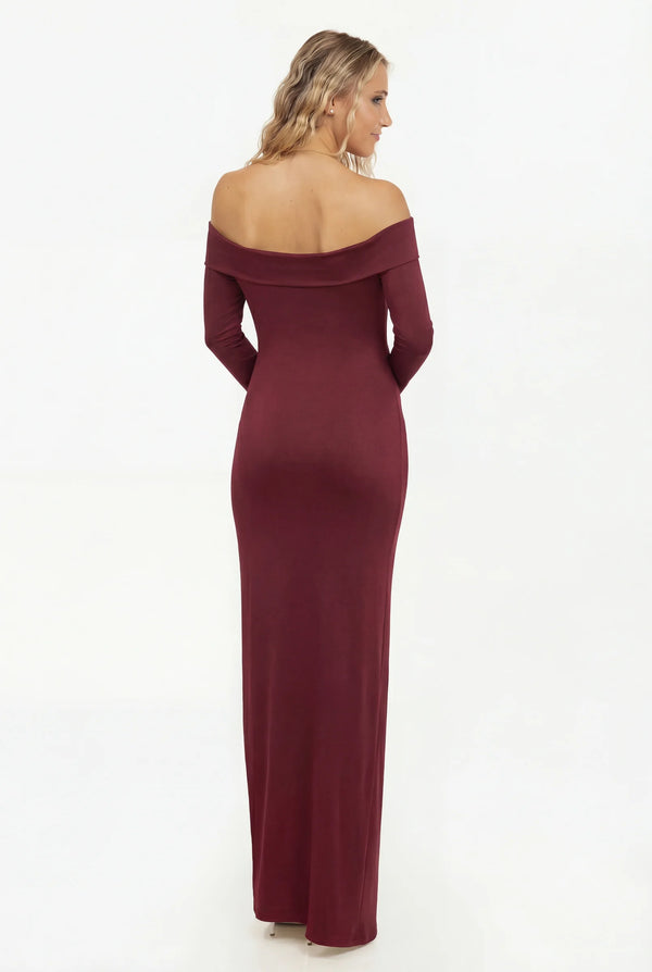 Дълга елегантна рокля с паднали рамене - бордо
