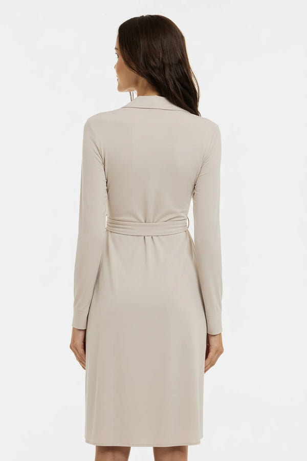 Ефирна рокля за бременни и кърмачки с прехвърляне - бежова