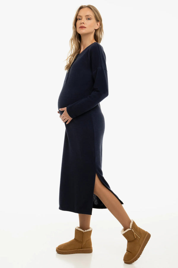 Дълга плетена рокля за бременни и кърмещи - тъмносиня