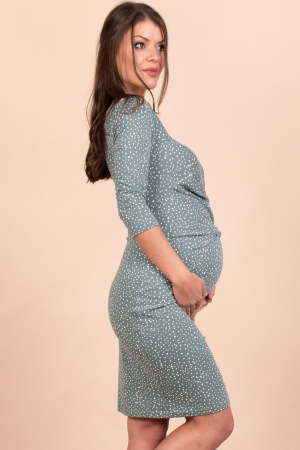 Памучна рокля за бременни с набор отстрани